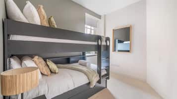 3 habitaciones, tabla de planchar con plancha, cuna de viaje y wifi