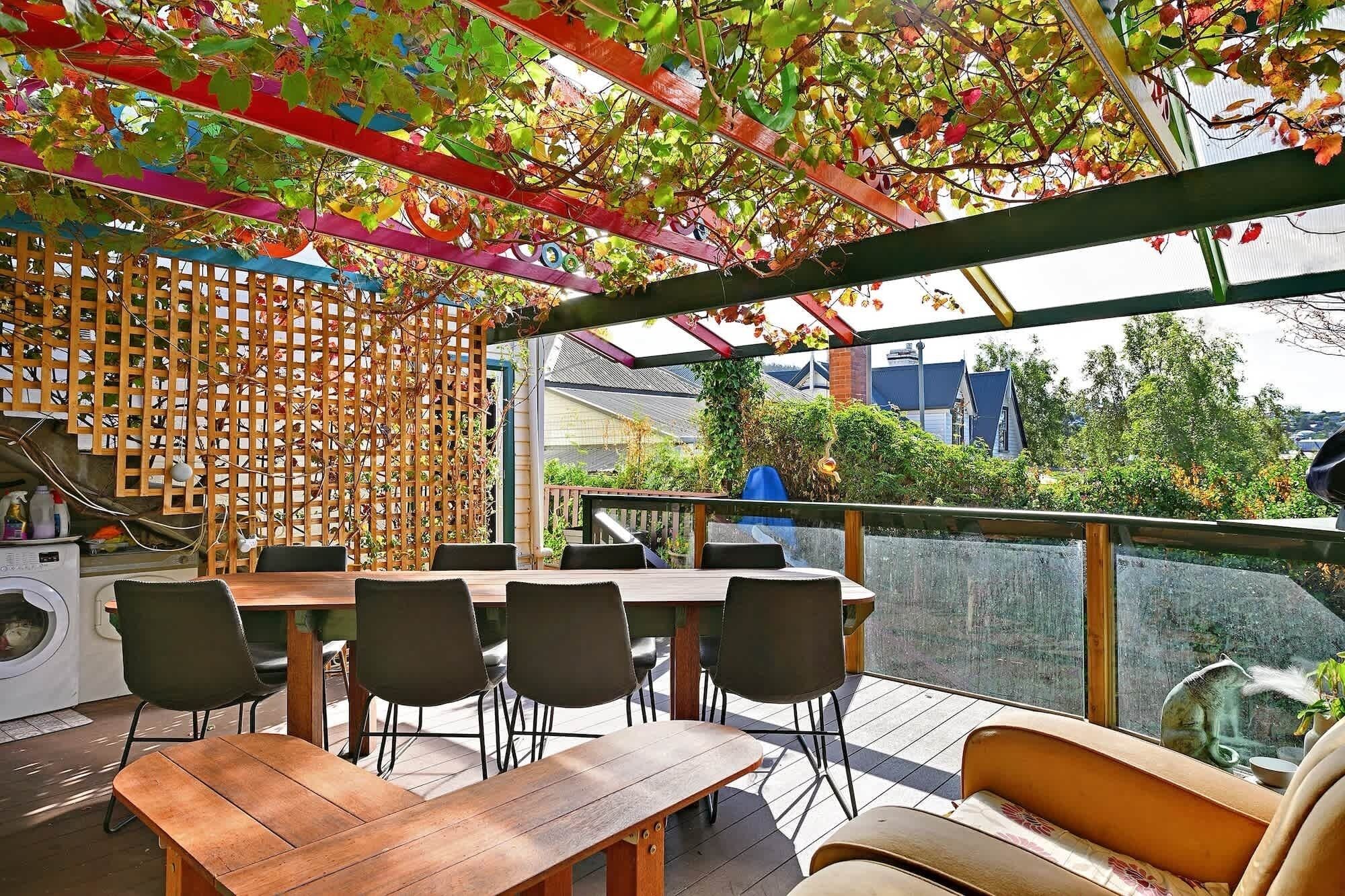 屋外ダイニングエリア