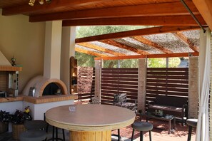 Outdoor dining - Gravanis Resort Luxury Villa with Private Pool in 30Acre Olive Grove near Athens (Sykamino)