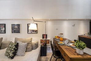 Dining - Roncaglia, 27 - Comfort & Character (Milano)