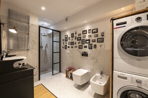 Shower, bidet, towels, shampoo - Roncaglia, 27 - Comfort & Character (Milano)