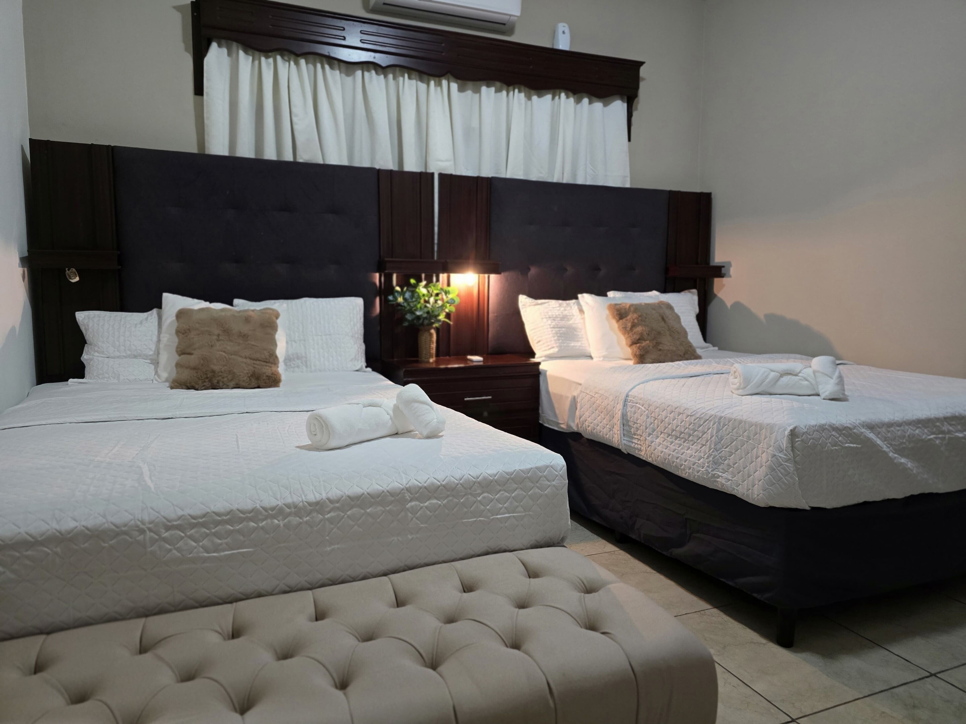 4 Schlafzimmer, Bügeleisen/Bügelbrett, WLAN