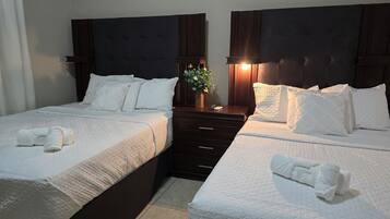 4 habitaciones, tabla de planchar con plancha y wifi