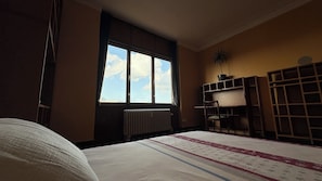 1 chambre, fer et planche à repasser, Wi-Fi, draps fournis