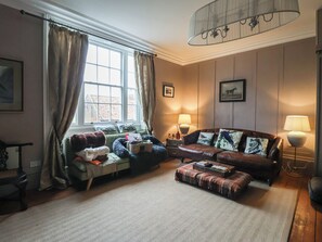Living area - Elstronwick Hall Apartment (Hull)
