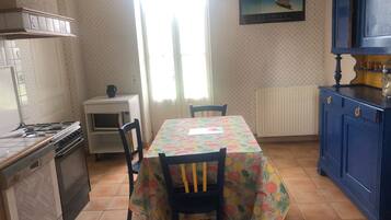 House, Garden View | Dining