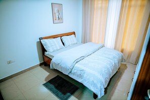 Classic Apartment, Balcony, City View - Juru House Rentals (Kigali)