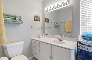 Hair dryer, towels, soap, shampoo - Family Lake Escape -Game Room, Big Deck, Quiet Cove, & Family Friendly (Lake Ozark)
