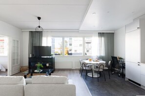 Smart-TV, Stereoanlage, Computerbildschirme