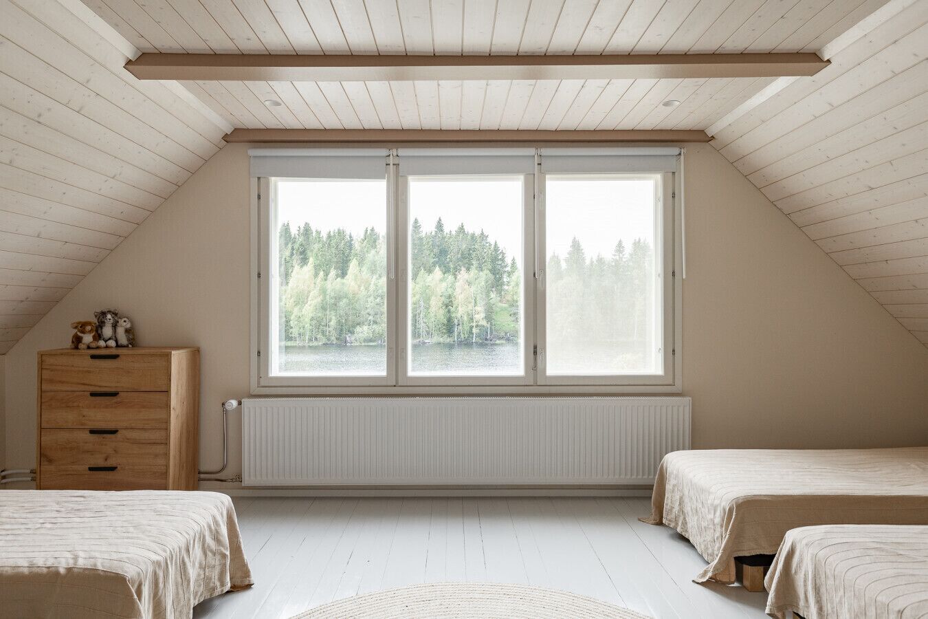 3 bedrooms, desk, travel crib, WiFi
