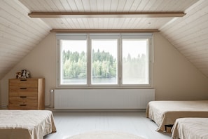 3 bedrooms, desk, travel crib, WiFi