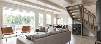 Uusi mökki ulkoporealtaalla