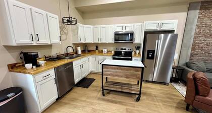 Modern Boho Getaway 1BR Apartment By KeenStays
