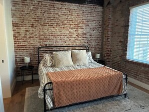 2 bedrooms, desk, iron/ironing board, WiFi