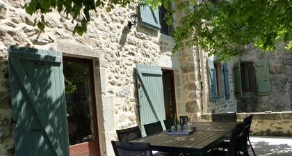 Natural stone house "La Maison d'Anna Thémé" in the south of France for up to 12 people.
