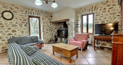 Natural stone house "La Maison d'Anna Thémé" in the south of France for up to 12 people.