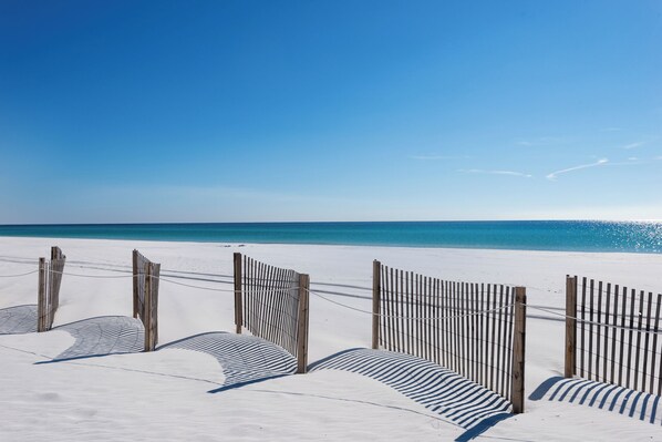 Beach nearby - *SPECIAL* May 31 - June 4 | ☀️Pet Friendly | Across from Beach | Pool | Ciboney (Miramar Beach)