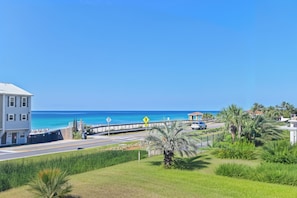 Property grounds - *SPECIAL* May 31 - June 4 | ☀️Pet Friendly | Across from Beach | Pool | Ciboney (Miramar Beach)