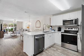 Fridge, microwave, oven, stovetop - *SPECIAL* May 31 - June 4 | ☀️Pet Friendly | Across from Beach | Pool | Ciboney (Miramar Beach)