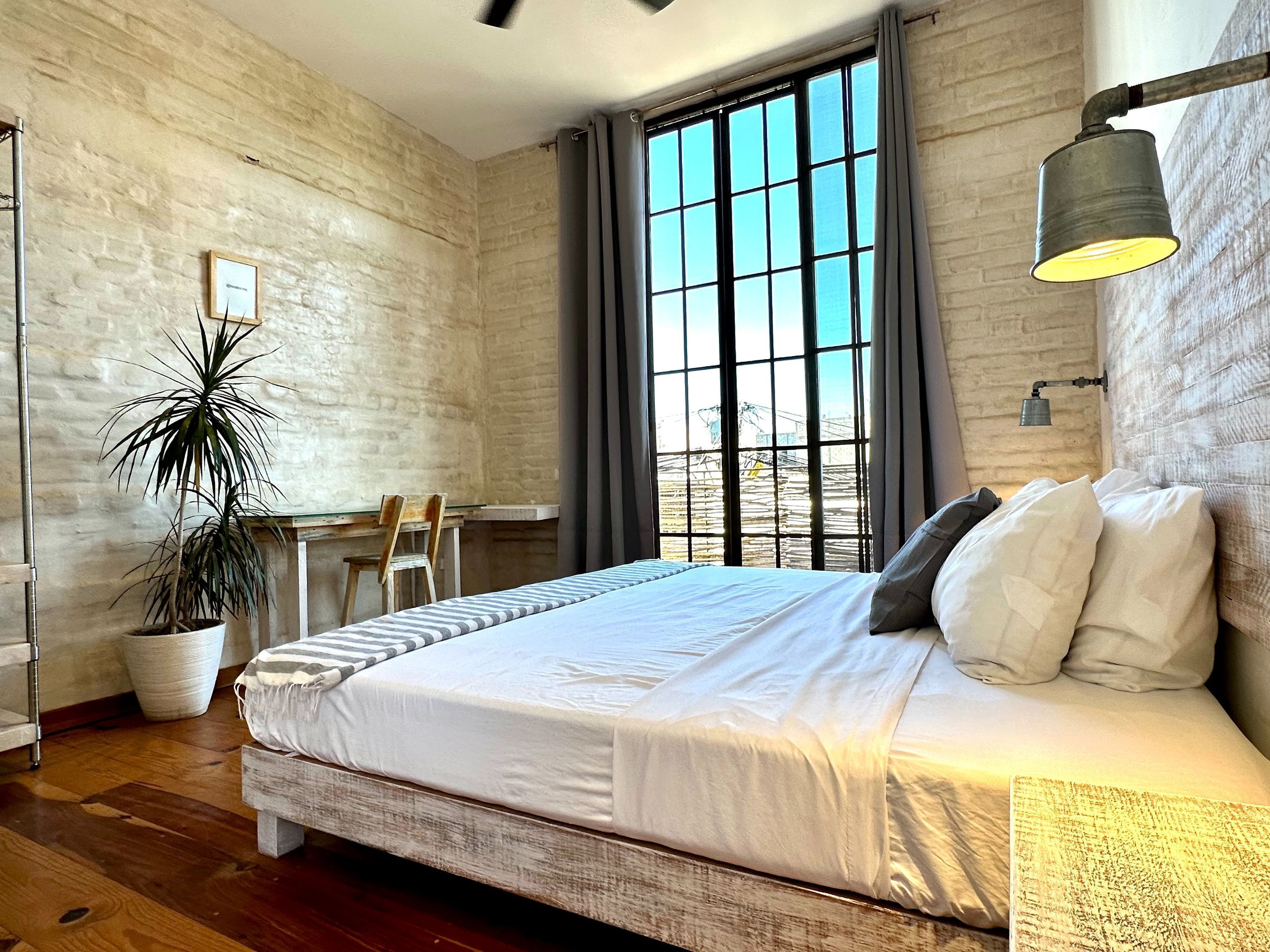 Desk, free WiFi, bed sheets