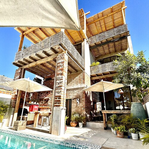 TS2 King in Todos Santos