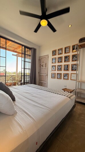 Desk, free WiFi, bed sheets - TS - 3 rooms | King in Todos Santos (Todos Santos)