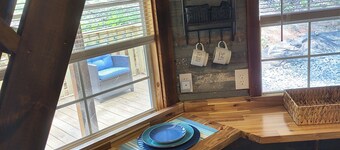 The Moose Lodge, located on Lake Hartwell, in Townville SC. Sleeps 6 guest.