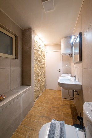 Maison, accessible aux personnes à mobilité réduite, fumeur