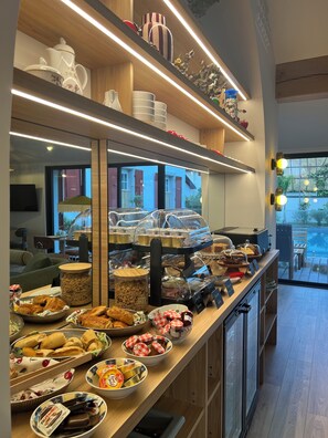 Desayuno buffet todos los días (con cargo)