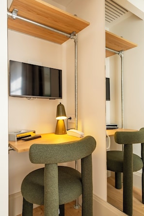 Habitación estándar doble | Escritorio, wifi gratis, ropa de cama