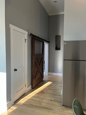 Interior - Unwind at De Jean Loft above Kickapoo Hardware in downtown La Farge! (La Farge)