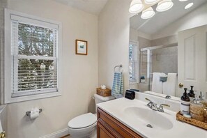Shower - Eastport 4 Bedroom Spacious Gem on Jefferson (Annapolis)