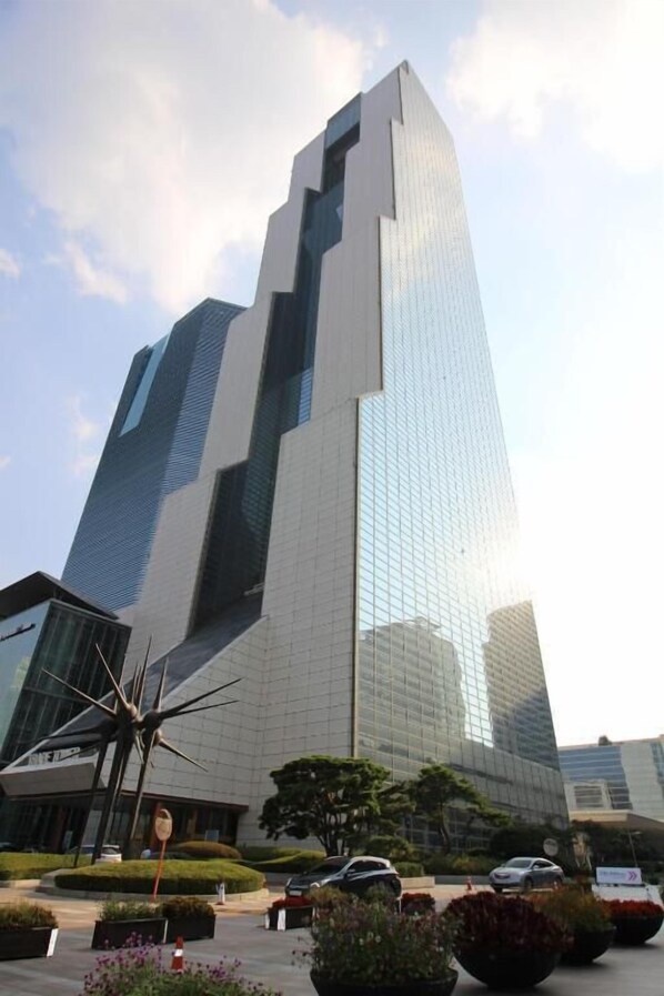 Basic Apartment, City View | Exterior - Weve house (Gangnam-gu)