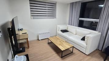 Apartment, City View | Living area