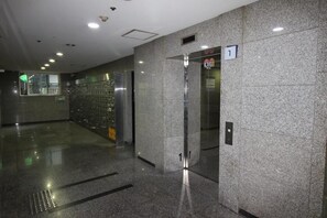 基本公寓, 城市景 | 內部