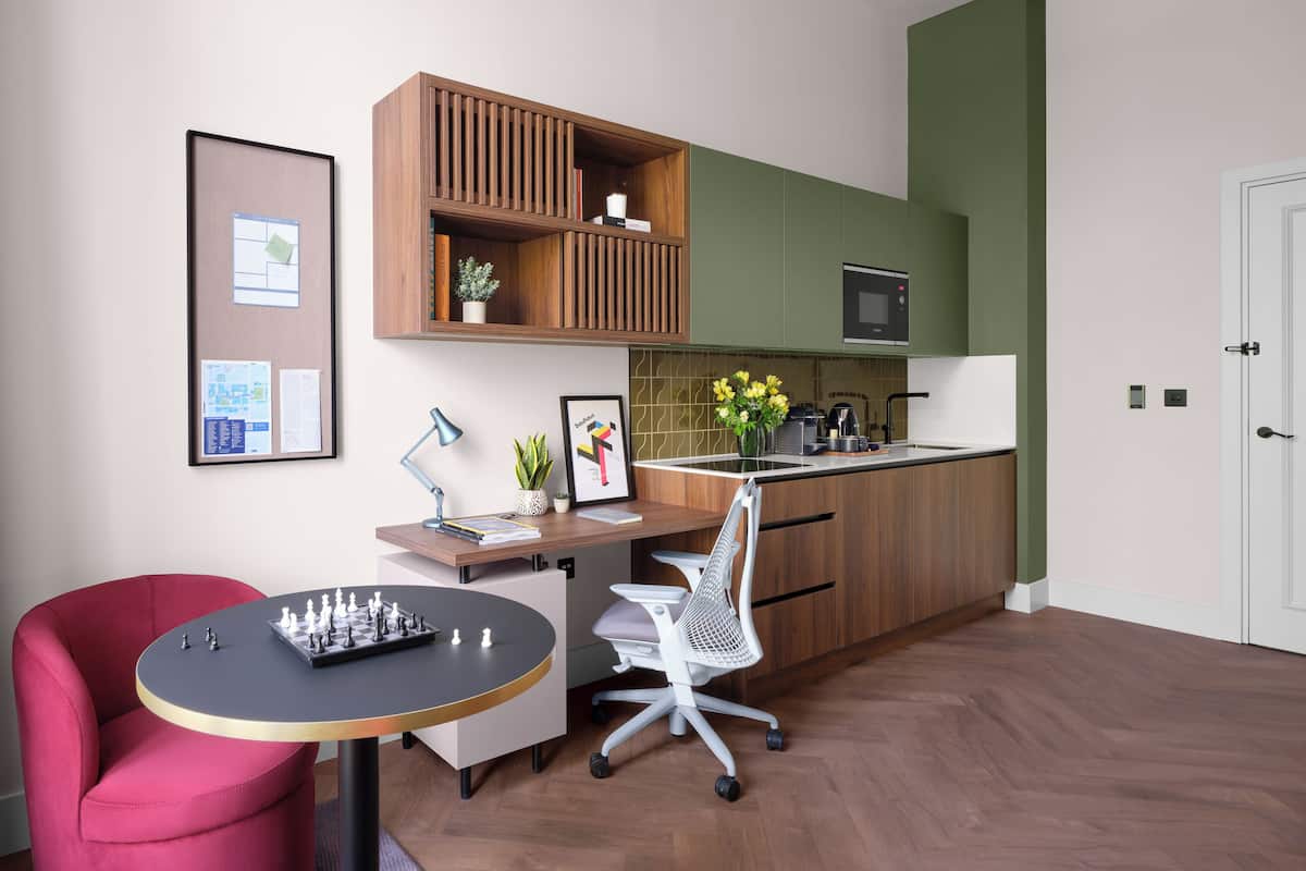 Desk, laptop workspace, soundproofing, free WiFi
