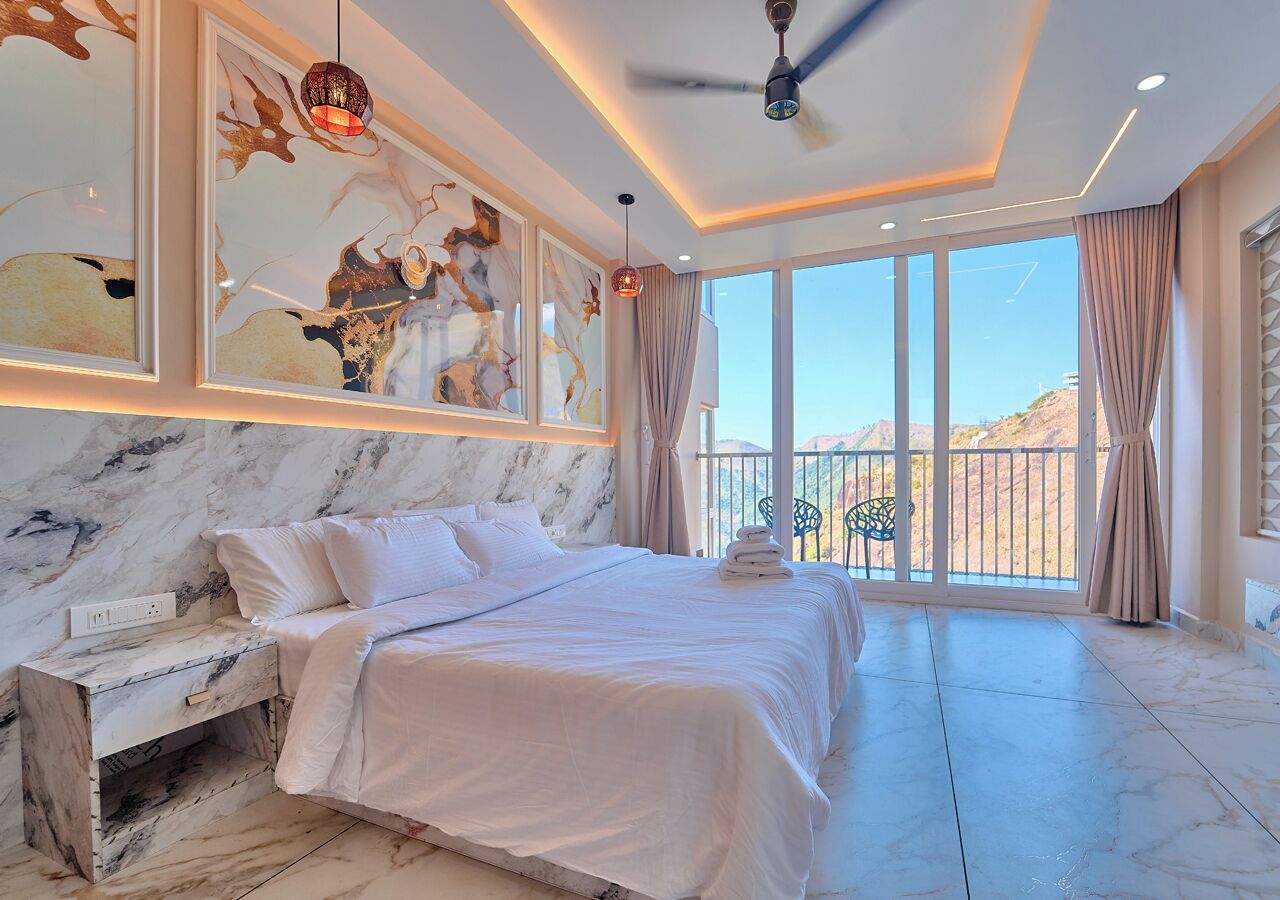 Deluxe Room, Balcony, Hill View