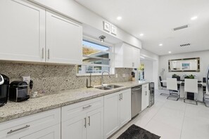 Fridge, microwave, oven, stovetop - Coastal Retreat Near the Beach | sleeps 10 (Deerfield Beach)