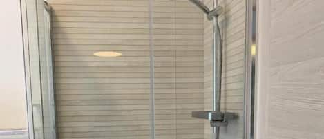 Townhome | Bathroom | Shower, free toiletries, hair dryer, bidet