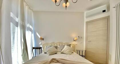 UNIQUE ROOMS