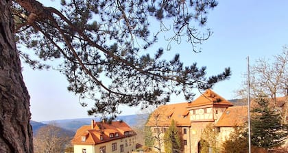 Holiday Home 'Charming' with Shared Terrace and Wi-Fi