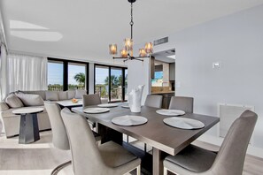 Dining - Our House at the Beach E-204 (Siesta Key)