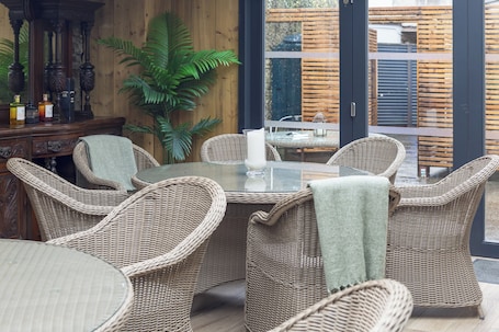 Terrace/patio. The Forum-Mountmellick