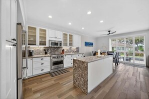 Fridge, microwave, oven, dishwasher - NEW! Coastal Elegance at Ko Olina Luxury Villa M25-C (Kapolei)