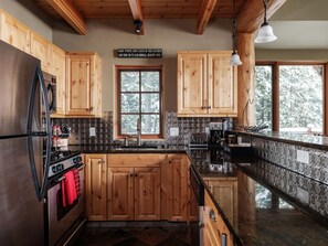 Private kitchen - NEW! 7 Mountain Home 4-Bedroom (Big Sky)