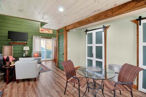 Dining - NEW! Modern Arts District Loft with Boat Parking (Somerset)