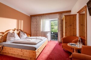 Deluxe Double Room | Free WiFi
