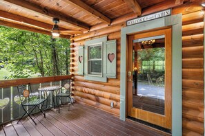 Outdoor dining - Wears Valley*Romantic*Great Location*Semi Secluded (PIGEON FORGE)