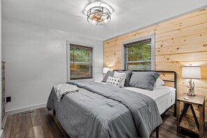 3 bedrooms, iron/ironing board, free WiFi, bed sheets - Centered perfectly between Gatlinburg & Pigeon Forge (Gatlinburg)