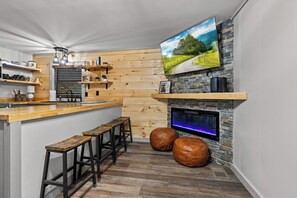 Fridge, microwave, oven, stovetop - Centered perfectly between Gatlinburg & Pigeon Forge (Gatlinburg)